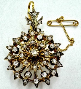 lot 7A image: Beautiful Vintage Gold and Diamond Brooch