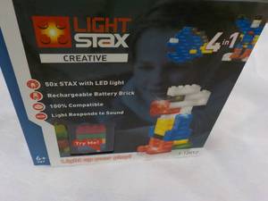 lot 320 image: Light Stax...