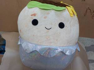 lot 346 image: Squish mallow Bernando...