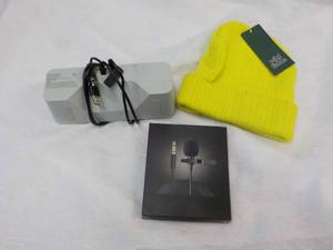 lot 348 image: Random Lot...