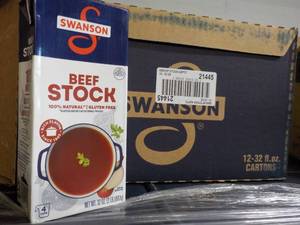 lot 402 image: 12 x 32 oz Swanson Beef Stock best date 111823