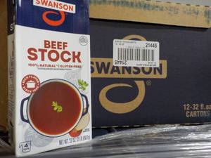 lot 404 image: 12 x 32 oz Swanson Beef Stock best date 111823