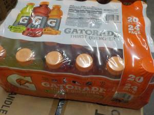 lot 418 image: Gatorade 24 pack Variety 20 oz Bottles