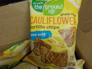 lot 424 image: 12 x 4.5 oz Bags Cauliflower Tortilla Chips best date 11142023
