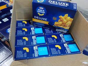 lot 532 image: 8 Kraft Deluxe Mac and Cheese best date 12312023