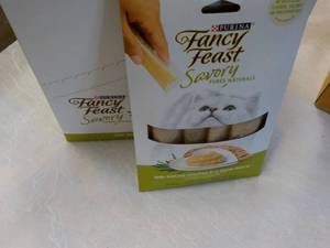 lot 126 image: 30 ct Purina Fancy Feast Savory Cat Treats Natural Chicken in a Demi Glaze best date 082023 Retail $90 total
