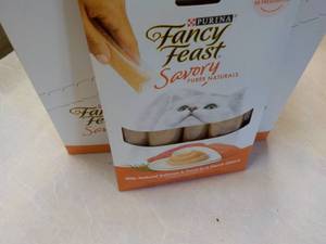 lot 130 image: 30 ct Purina Fancy Feast Savory Cat Treats Natural Salmon and Tuna in a Demi Glaze best date 082023 Retail $90 total