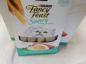 lot 135 image: 30 ct Purina Fancy Feast Savory Cat Treats Natural Tuna in a Demi Glaze best date 082023 Retail $90 total