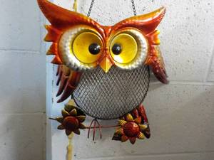 lot 166 image: Owl Metal Hanging Dcor 16 with Chain