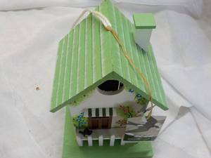 lot 167 image: Climbing Rose Cottage Birdhouse 6 x 6 x 8