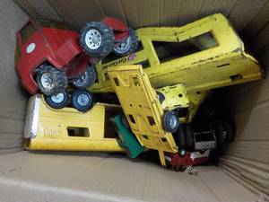 lot 205 image: Metal Vintage Toys...