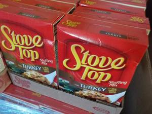 lot 226 image: 12 Pack Stove Top Turkey Stuffing Mix best date 122024