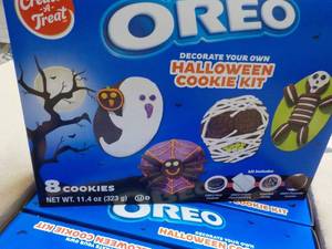 lot 257 image: 6 Oreo Create A Treat Cookie Kits- 8 Cookies per kit best date 01152024