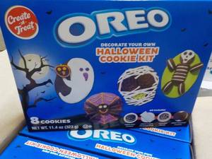 lot 258 image: 6 Oreo Create A Treat Cookie Kits- 8 Cookies per kit best date 01152024