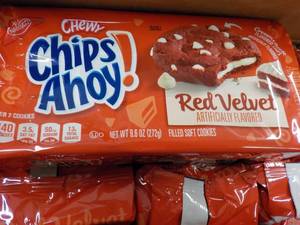 lot 266 image: 12 x 9.6 oz Trays Nabisco Chips A Hoy Red Velvet Filled Chewy Cookies best date 112023