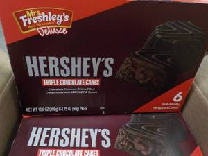 lot 288 image: 7 x 10.5 oz boxes Hersheys Triple Chocolate Cakes 6 cakes per box