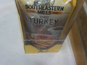 lot 294 image: 12 x 1.7 oz Pouches Southwestern Mills Roast Turkey Gravy Mixes Best By 11092023