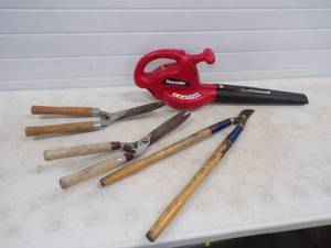 Blower, Pruners and Hedge Trimmers