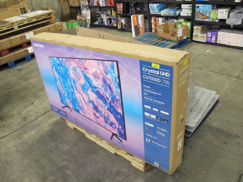 lot 103 image: Pallet of Store Overstock Store and Ecommerce Product and Returns
