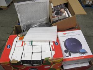 lot 108 image: Pallet of Store Overstock Store and Ecommerce Product and Returns