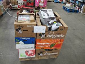 lot 125 image: Pallet of Store Overstock Store and Ecommerce Product and Returns