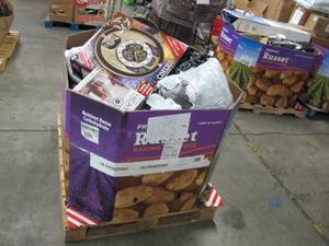 lot 128 image: Pallet of Store Overstock Store and Ecommerce Product and Returns