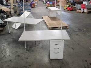 lot 146 image: 3 Drawer Office Desk with Back Rails and Locking Drawers - Has Keys