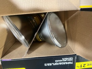 lot 12 image: Feit electric light bulbs &nbspCustomer Returns See Pictures