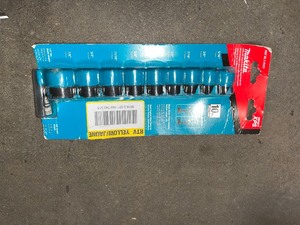 lot 30 image: Makita IMPACT XPS Socket Set SAE with Standard SA (10-Piece) Customer Returns See Pictures
