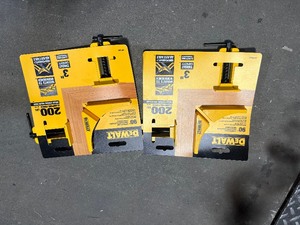 lot 35 image: DEWALT 90° 200 lb. Corner Clamp with 3 in. Jaw Opening Customer Returns See Pictures