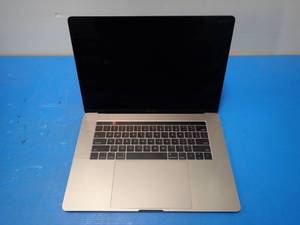 Apple&nbspMacBookPro14,3 A1707 MPTR2LLA &nbspINTEL(R) CORE(TM) I7-7700HQ CPU  2.80GHZ  16GB DDR4 SDRAM  251GB SSD  15 screen with 3360 x 2100 Resolution  Includes IOS and Charger