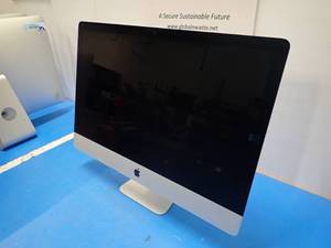 Apple&nbspiMac15,1 A1419 MF886LLA AIO PC &nbspINTEL(R) CORE(TM) I5-4690 CPU  3.50GHZ  16GB RAM  251GB HDD  Includes IOS and CAB-AC power cable  light scratches on screen&nbsp