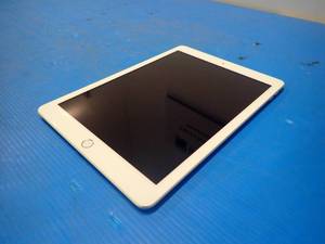 Apple&nbspiPad 5th Gen A1822  32GB of storage  wifi model only  Includes Charging Cable