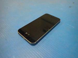 Apple&nbspiPhone 5s A1453  16GB of storage  Sprint Carrier locked  Includes Charging Cable