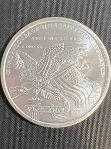 5 TROY OZ .999 FINE SILVER DONALD TRUMP ROUND