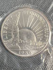1986 COMMEM. LIBERTY SILVER DOLLAR