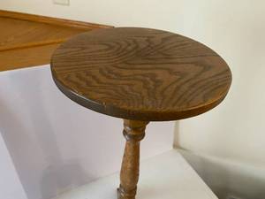 2 Oak plant stands