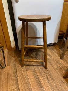 1 chair, 3 stools