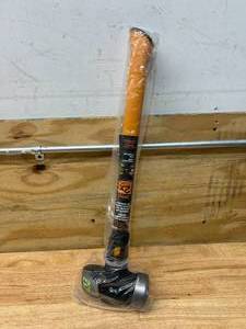 lot 26 image: FISKARS Pro 3.6 LB Sledge Hammer
