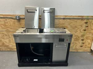 lot 113 image: Char-Broil Medallion Series Modular Outdoor Kitchen Stainless Steel Entertainment Module