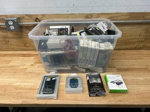 lot 89 image: Lot of Phone Related Items