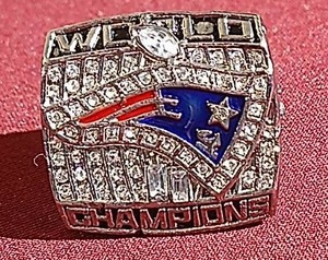 lot 63 image: Superbowl XXXVI Replica Tom Brady Ring