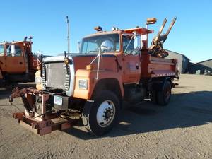 1995 Ford L8000 Plow Truck