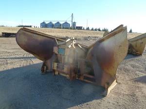 lot 7 image: Craig Snow Plow V-10