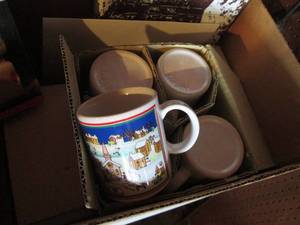 lot 103 image: (4) boxes of Vintage Chrismas themed glassware, Bakeware, tins and decor