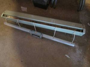lot 121 image: Vintage Metal framed retractable clothes line