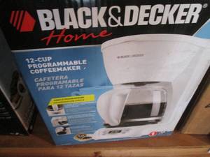 lot 129 image: Black and Decker white home coffee maker in original box