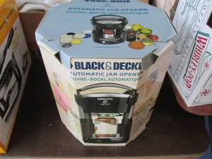 lot 169 image: Black and Decker automatic jar opener in original box