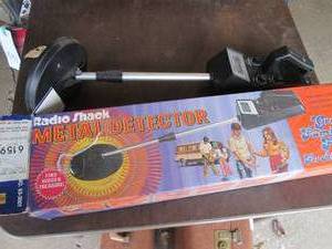 lot 197 image: Radio Shack Metal detector
