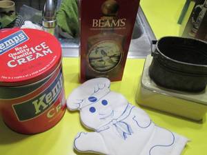 lot 224 image: Beams Collectors Edition Volume XVI Decanter with original box paired with advertisement tins